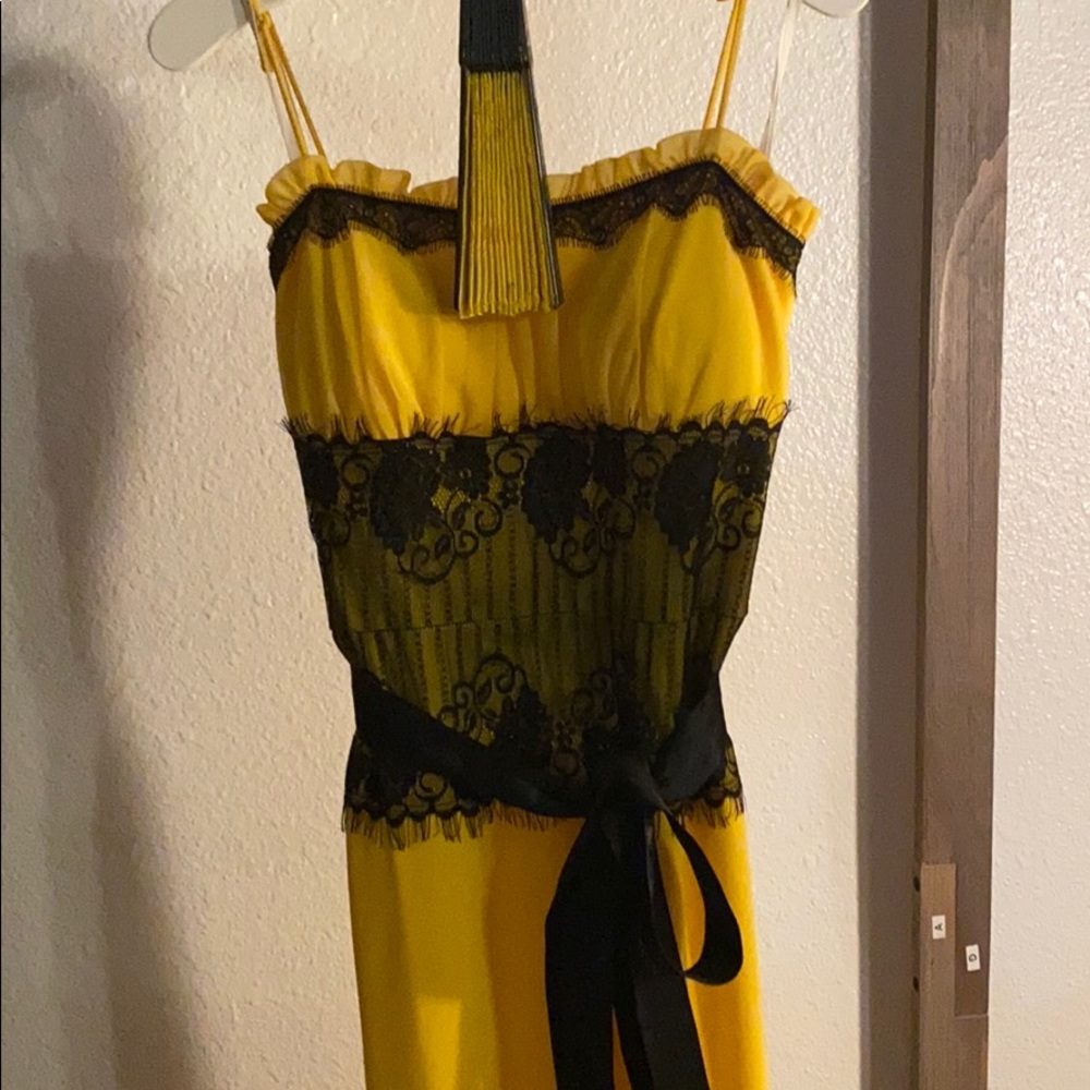 Black and yellow maxi gown. Gorgeous!
